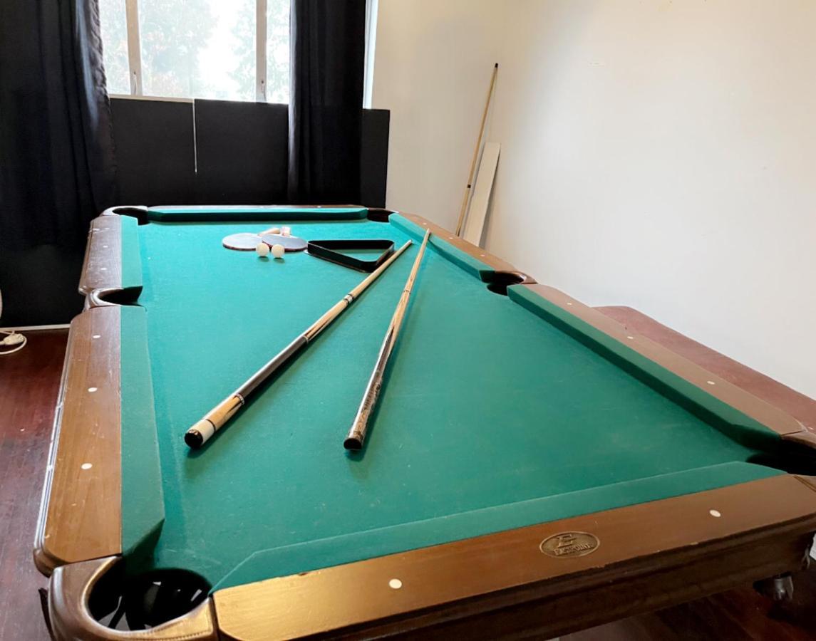 Willa Vintage - 3 Bed House - North Surrey - Ping-Pong And Pool Table - Tv Cable Zewnętrze zdjęcie