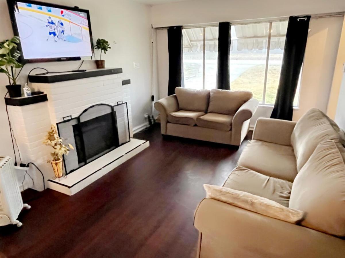 Willa Vintage - 3 Bed House - North Surrey - Ping-Pong And Pool Table - Tv Cable Zewnętrze zdjęcie